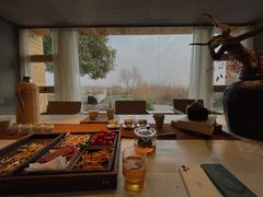 -亮河湾山庄