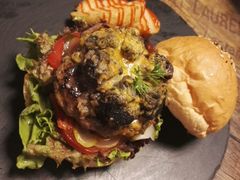 球馆汉堡-HIGH FIVE哈福手工汉堡(桂林路店)