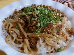 家乡捞河粉-大石鼓山庄·珠海第一烧猪