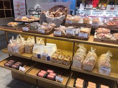面包甜点陈列柜-西村叔叔的店·面包·甜品·蛋糕(崂山丽达店)