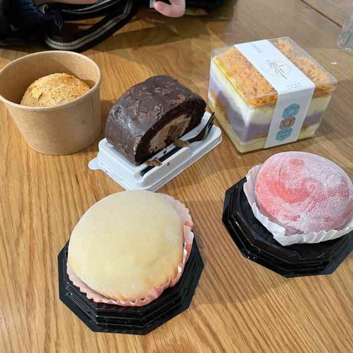 迦南(九堡店)-"家附近终于开了 ,甜品品种好多 ,而且量.