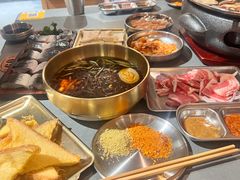 -围炉肉舍•炭烤活鳗•丹东海鲜烤肉(步行街店)