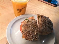 -麦田工坊(月湖店)