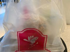-白玉兰食品甜凤店(合生汇店)
