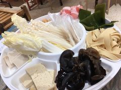 火锅涮菜-鸡遇虾煲干锅火锅(小寨金莎店)