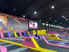 -嘿哟动霸CHUA·新潮玩运动娱乐中心·蹦床滑冰团建乐园