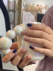 -芊屿芊浔美甲