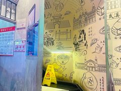 -肥肥虾庄·金牌油焖大虾(首义路店)