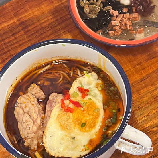 百川摊摊·红酸汤米线(果壳店)