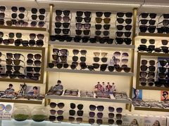-新视达眼镜店·蔡司·依视路(名镜苑店)