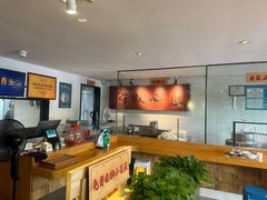 -呷佬·长沙手工米粉(金沙江路店)