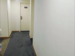 -7天酒店(上海江宁路地铁站玉佛寺店)