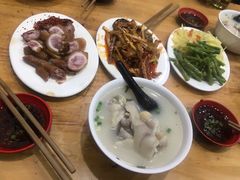 -雷祖芳老妈蹄花店