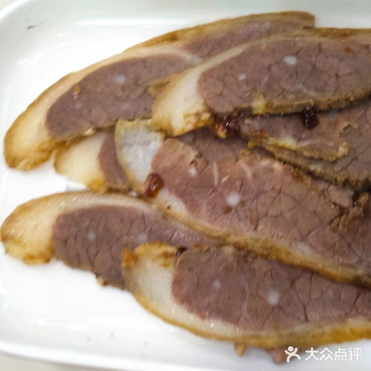 下单开票,兰州纯汤牛肉面要的韭叶牛肉面,面上桌很快