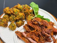 炸五香肉萝卜丸子拼盘-鸢飞潍坊菜馆(鸢飞大酒店)