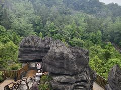 -梭布垭石林景区