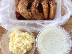 老巴子招牌鸡脖饭-蘑菇圈·云南野生菌菇炒饭·巷口食堂(悦荟店)