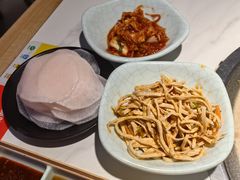 腌萝卜片-猪啊牛呀羊啊铜盘烤肉(正大广场店)