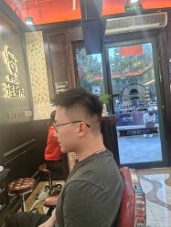 -东方先生国潮男士理发馆