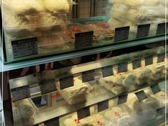 面包甜点陈列柜-白玉兰食品甜凤店(合生汇店)