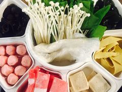 -鸡遇虾煲干锅火锅(小寨金莎店)