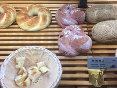 -焙丽拾光(麦凯乐直营店)