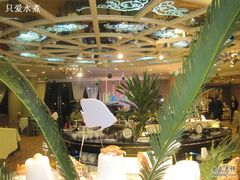 -岷山饭店-芝芝自助餐厅