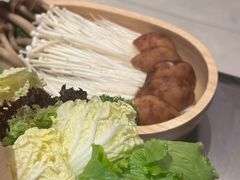 -左庭右院鲜牛肉火锅(金山万达店)