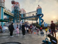 -季高兔窝窝亲子园(上海薰衣草公园店)