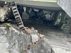 -四川汶川特大地震漩口中学遗址