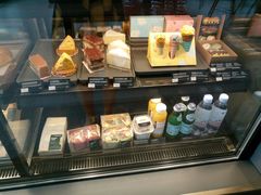 面包甜点陈列柜-星巴克(郑州普罗旺世店)