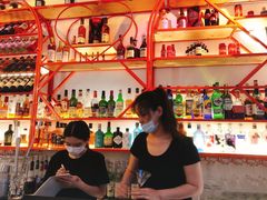 调酒师小姐姐-大象厨房(重庆道店)