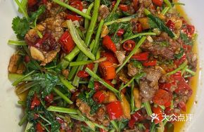 Wild Vegetable Stir-fried with Yellow Beef