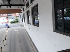 -吾悦生活广场上海飞航店-地下停车场