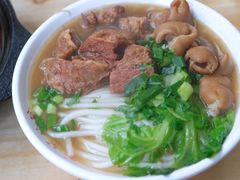 秘制牛腩猪肠汤米粉-珍珍小食店(西华路店)