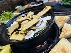 -有一锅·野生菌黑山羊腊排骨火锅(古城北门店)