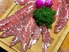 三三米牛肉-仨仨米炭火烤肉
