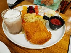 -more than meow吴止猫主题餐厅(承德 中船汇店)