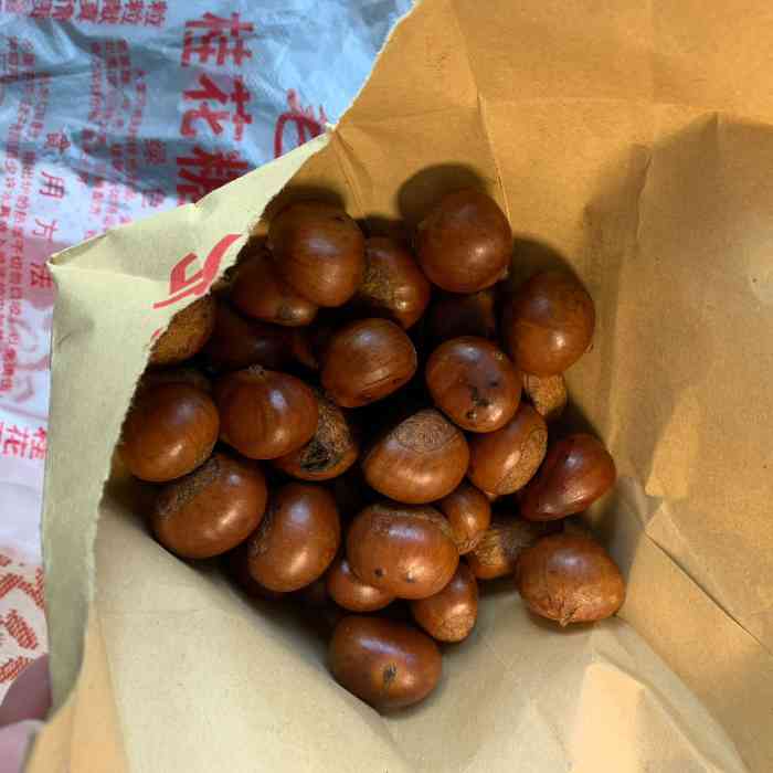 30的没了,要了一点25的,都冷了,但还是挺甜的,甜的超出一般栗子正常