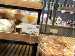-顶东面包花园·生日蛋糕(世博店)