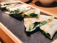 韭菜鲜虾薄饼-弄堂里·寻味杭州(湖滨银泰in77C区店)