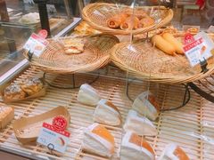 -巴黎贝甜(大宁国际商业广场店)