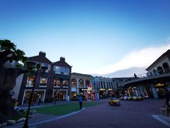 -王府井奥莱临潼小镇(临潼店)