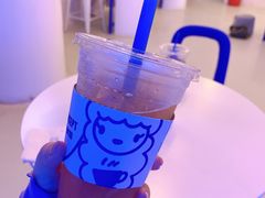 冰摇桃桃茶-Blue Concept Cafe&Farm·關於藍
