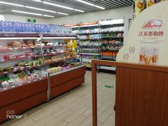 -全家便利店(莲花池东路店)