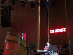 -TZ House音乐现场(来福士中心店)