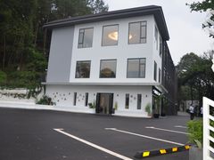 -华凌山庄·隐湖栖