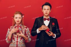 -现代经典婚纱摄影