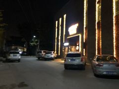 停车位-苹果树下艺术餐厅(宋庄店)