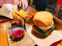 -BURGER BRO'S